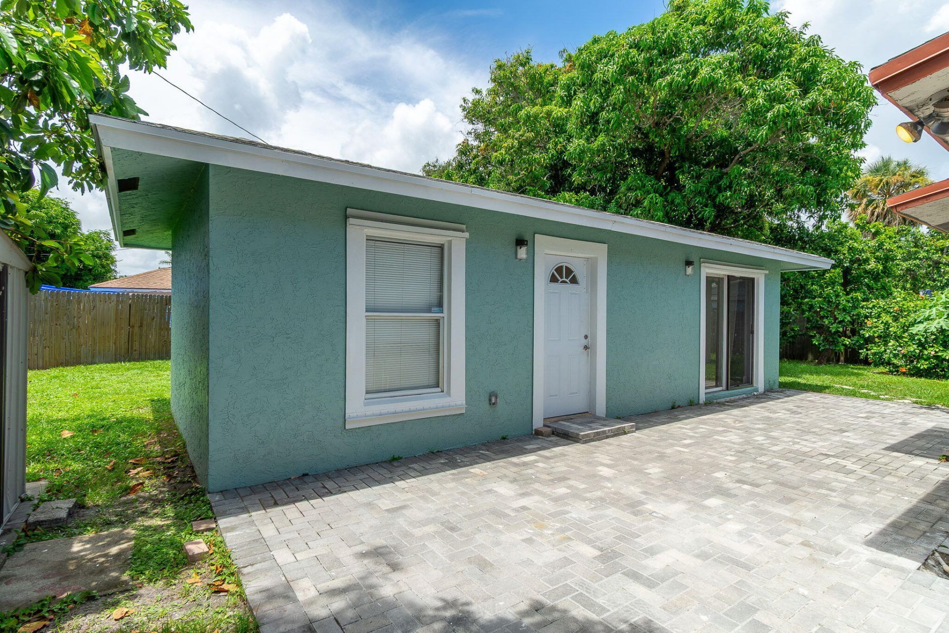 2831 N Seacrest Boulevard, Boynton Beach, FL 33435 Photo