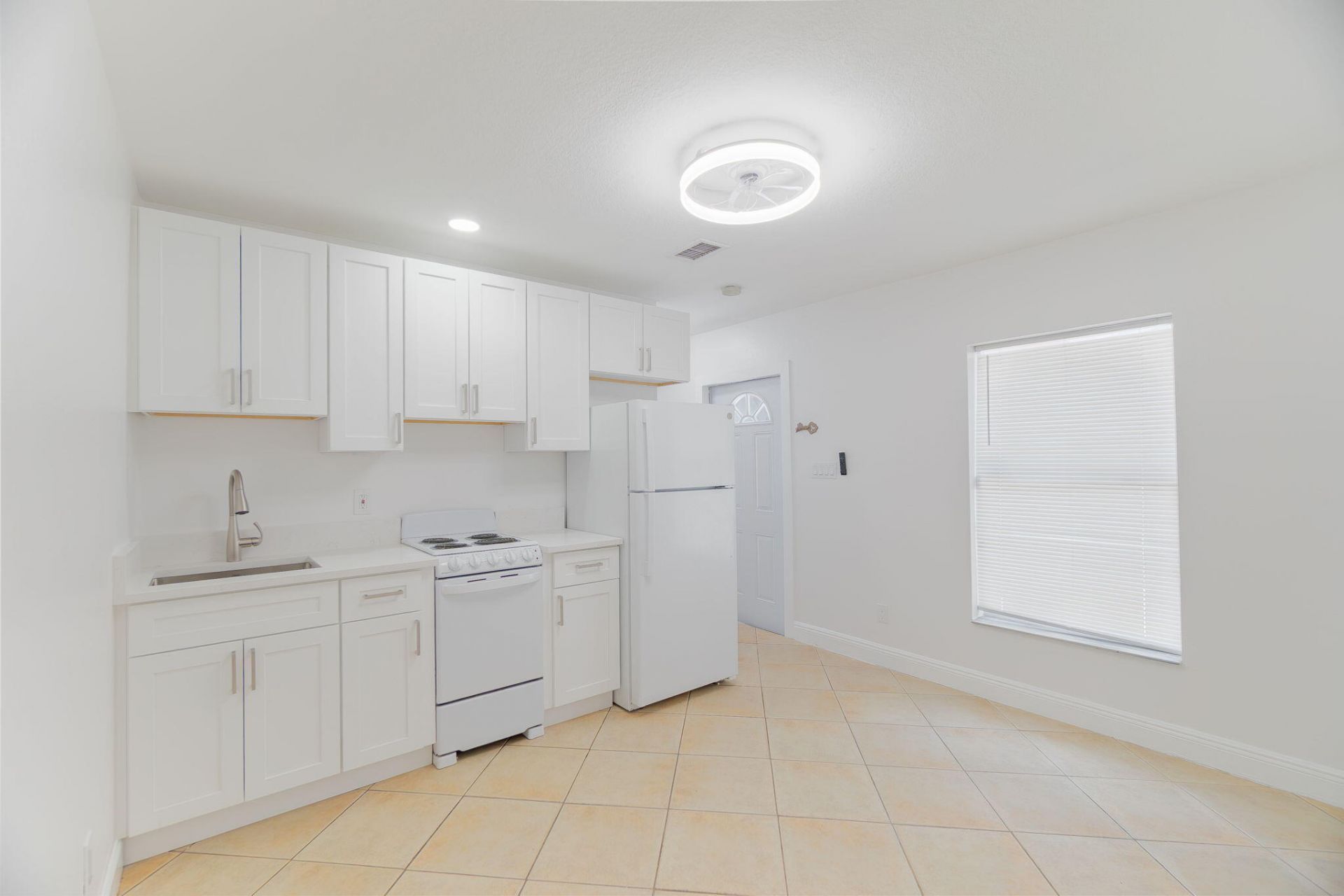 2831 N Seacrest Boulevard, Boynton Beach, FL 33435 Photo