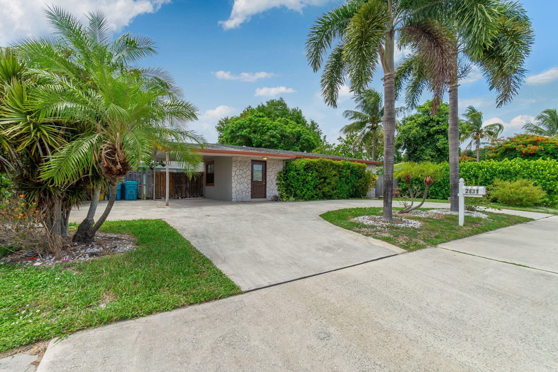 2831 N Seacrest Boulevard, Boynton Beach, FL 33435 Photo