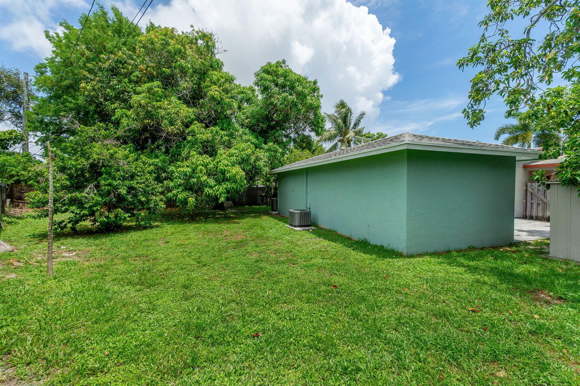 2831 N Seacrest Boulevard, Boynton Beach, FL 33435 Photo