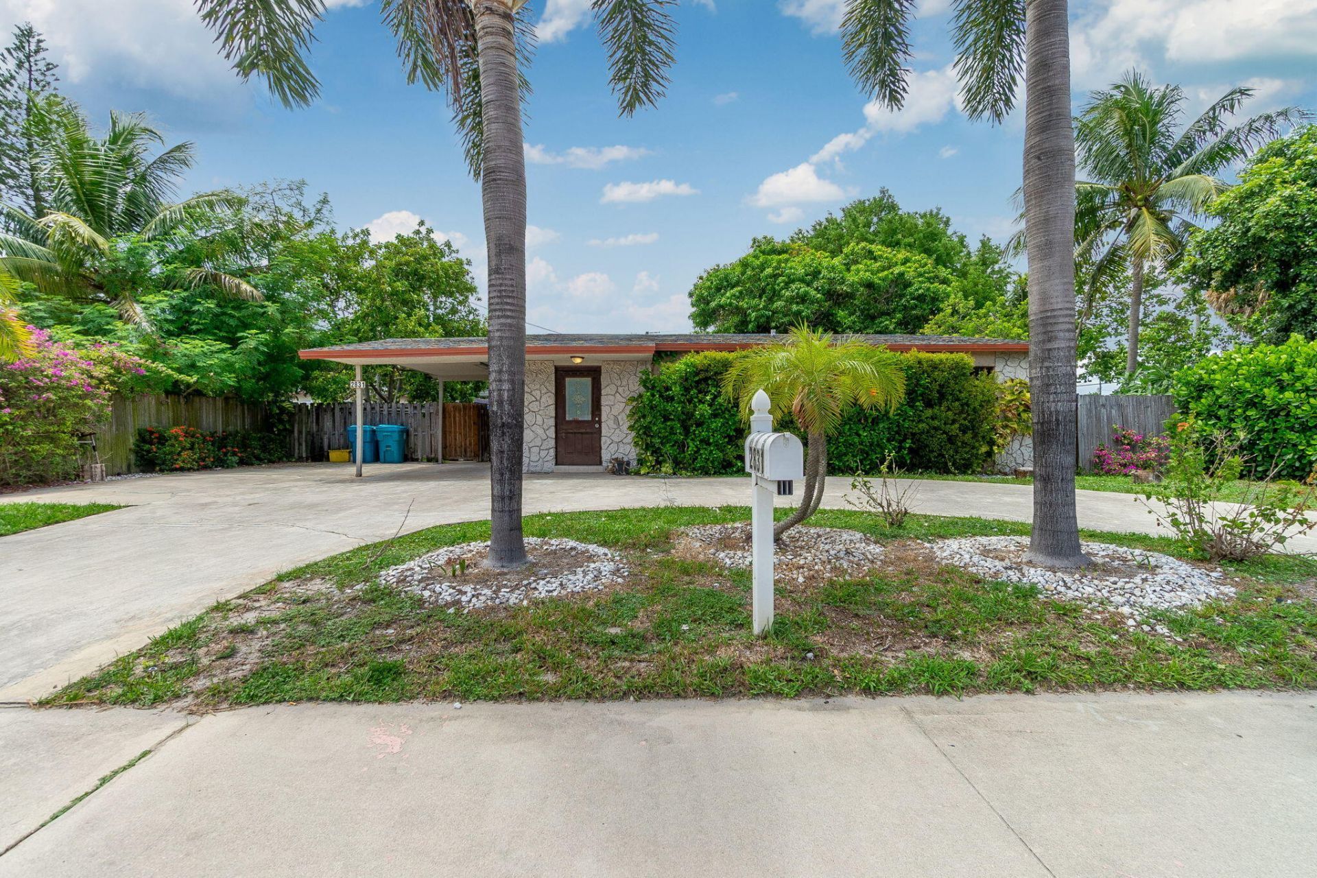 2831 N Seacrest Boulevard, Boynton Beach, FL 33435 Photo