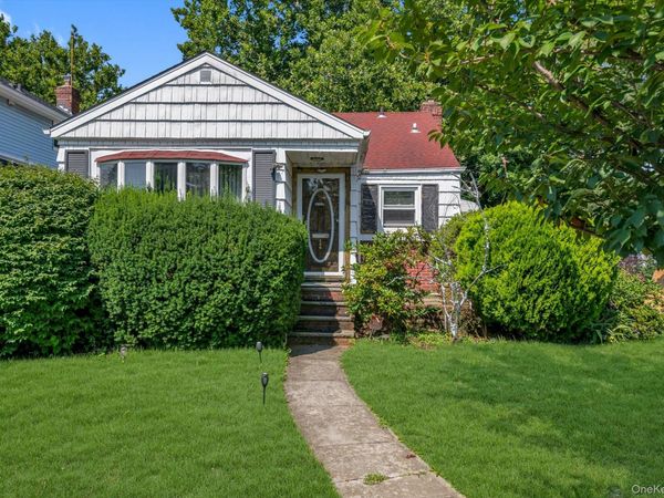 146 Claflin Boulevard , Franklin Square, NY 11010