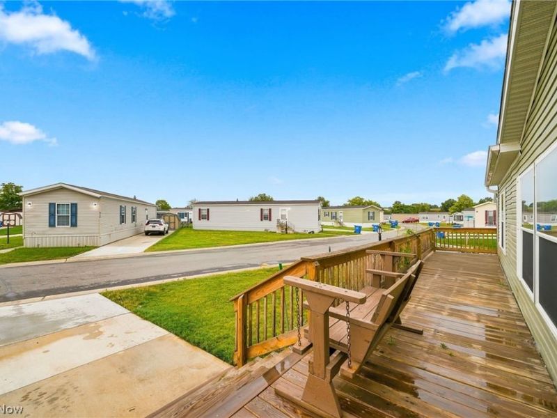 313 Eagle Circle, Elyria, OH 44035 Photo 3