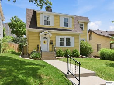 827 S 55th Street, Omaha, NE 68106