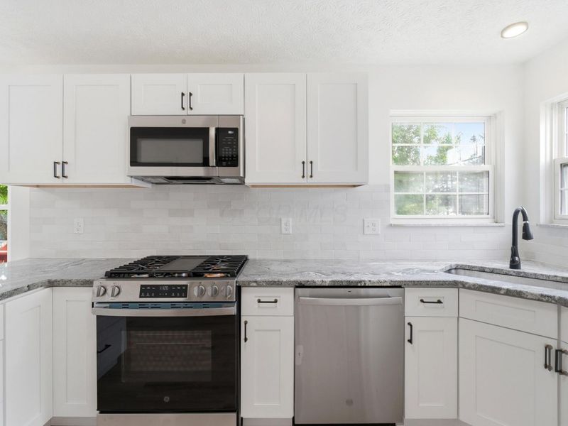 3114 Remington Ridge Road, Columbus, OH 43232 Photo 7