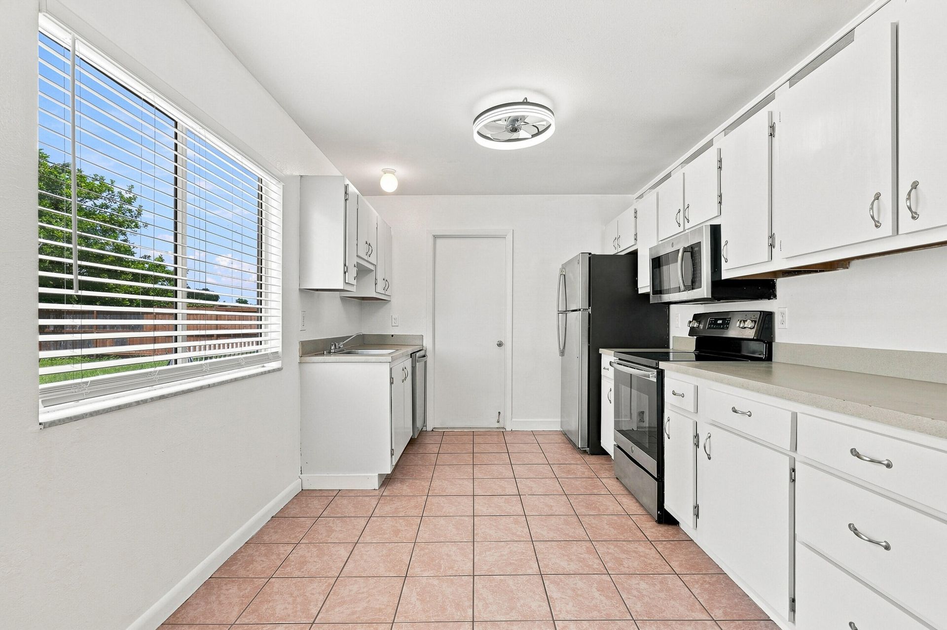 484 SW Eastport Circle, Port Saint Lucie, FL 34953 Photo