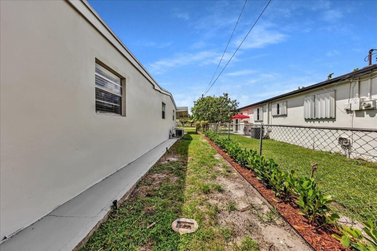 6311 SW 2nd Street, Margate, FL 33068 Photo