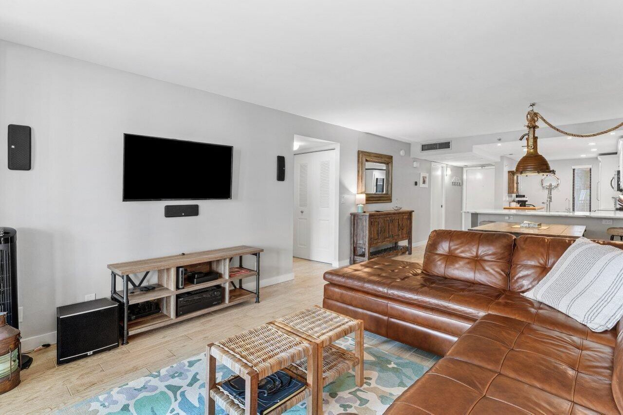 17 Royal Palm Way, Unit 105, Boca Raton, FL 33432 Photo