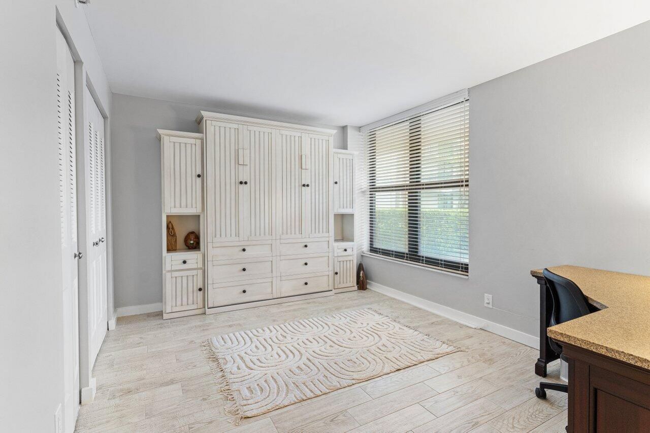 17 Royal Palm Way, Unit 105, Boca Raton, FL 33432 Photo