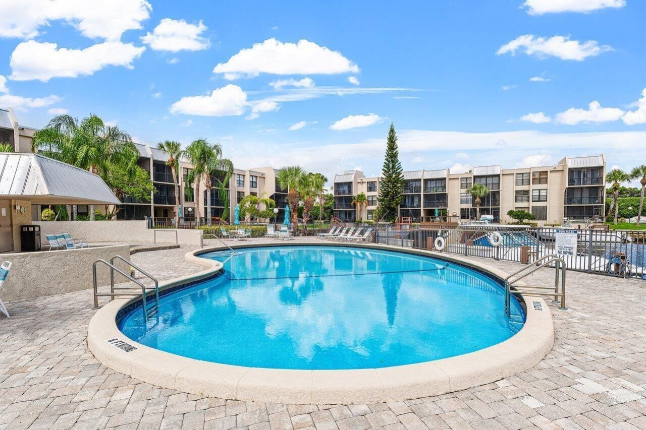 17 Royal Palm Way, Unit 105, Boca Raton, FL 33432 Photo