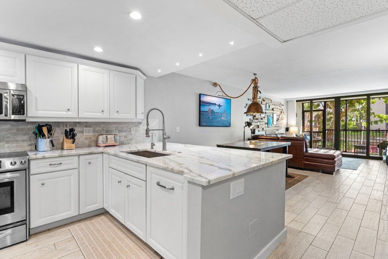 17 Royal Palm Way, Unit 105, Boca Raton, FL 33432 Photo
