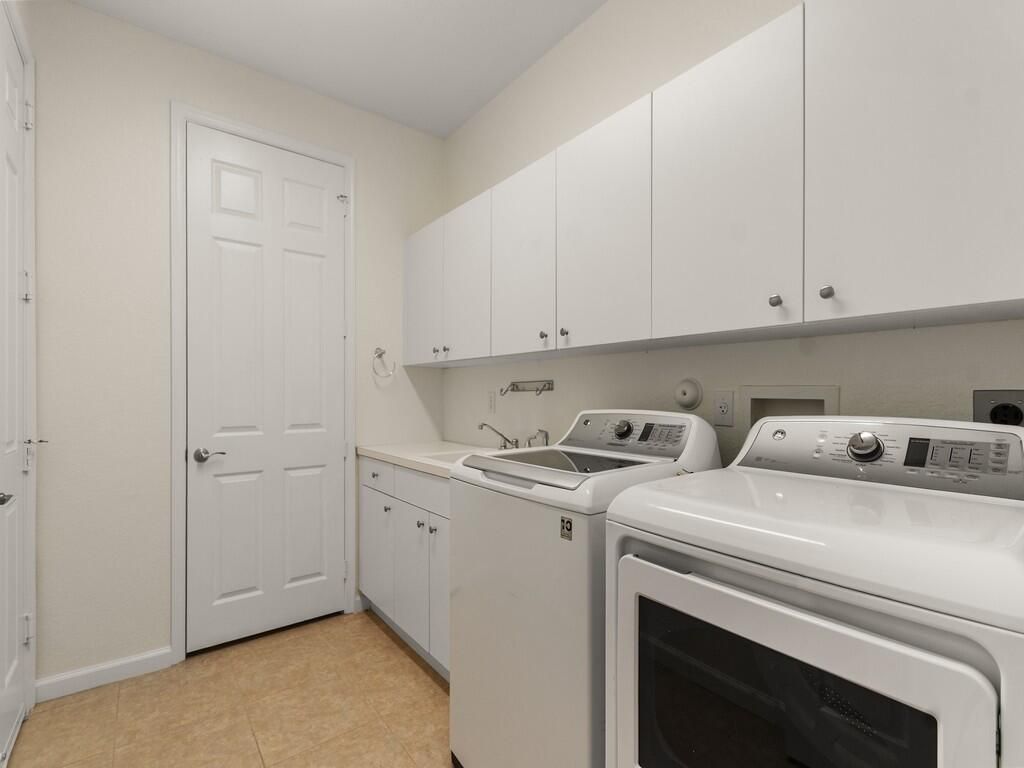 2287 SW Newport Isles Boulevard, Port Saint Lucie, FL 34953 Photo