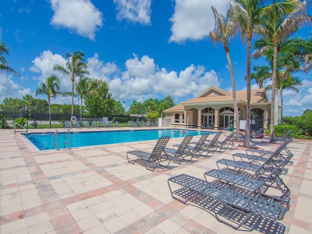 2287 SW Newport Isles Boulevard, Port Saint Lucie, FL 34953 Photo