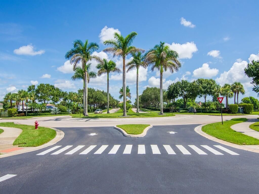 2287 SW Newport Isles Boulevard, Port Saint Lucie, FL 34953 Photo