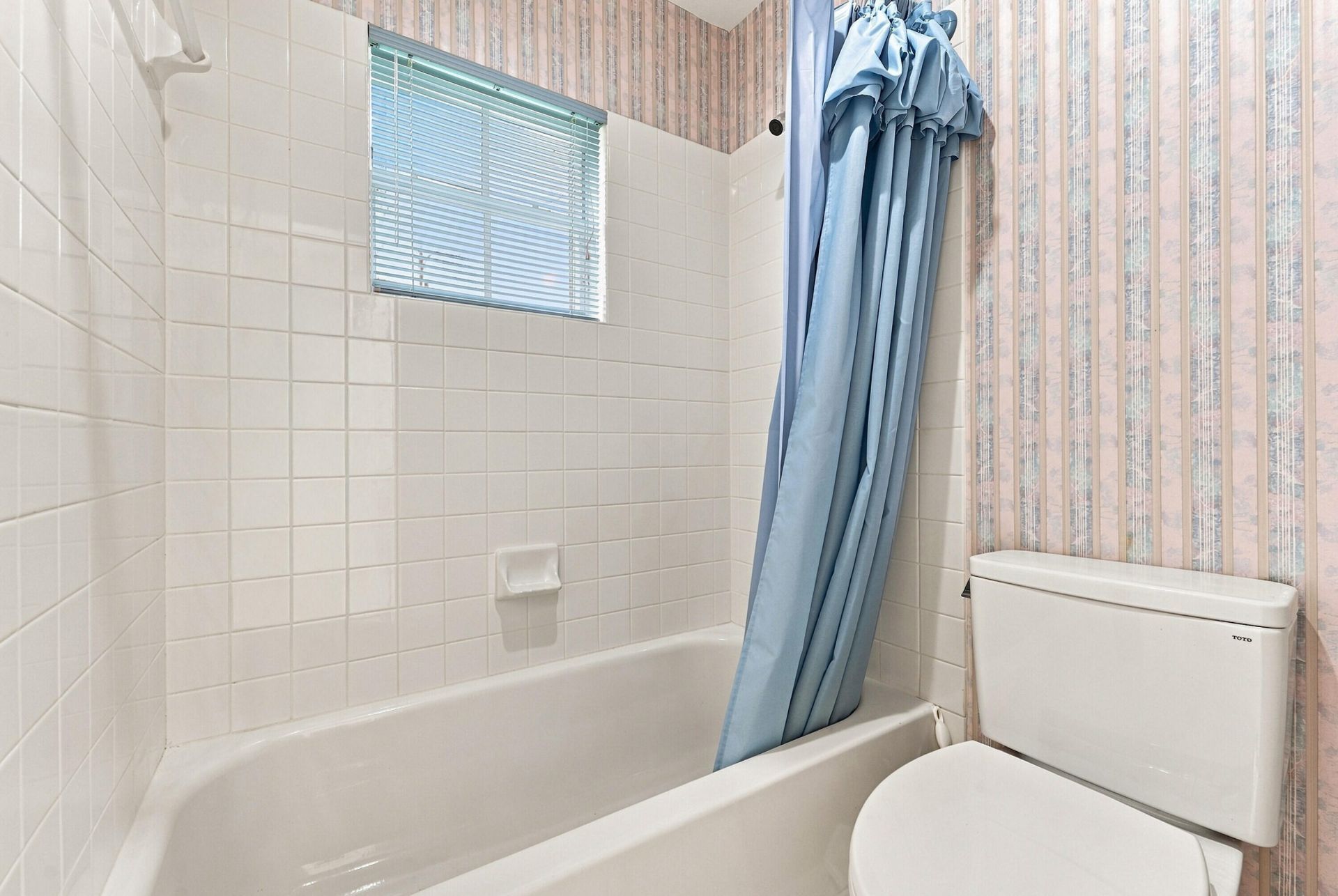 143 Cameron Court, Weston, FL 33326 Photo
