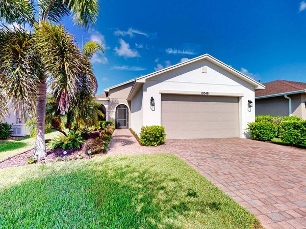 10049 SW Indian Lilac Trail, Port St. Lucie, FL 34987