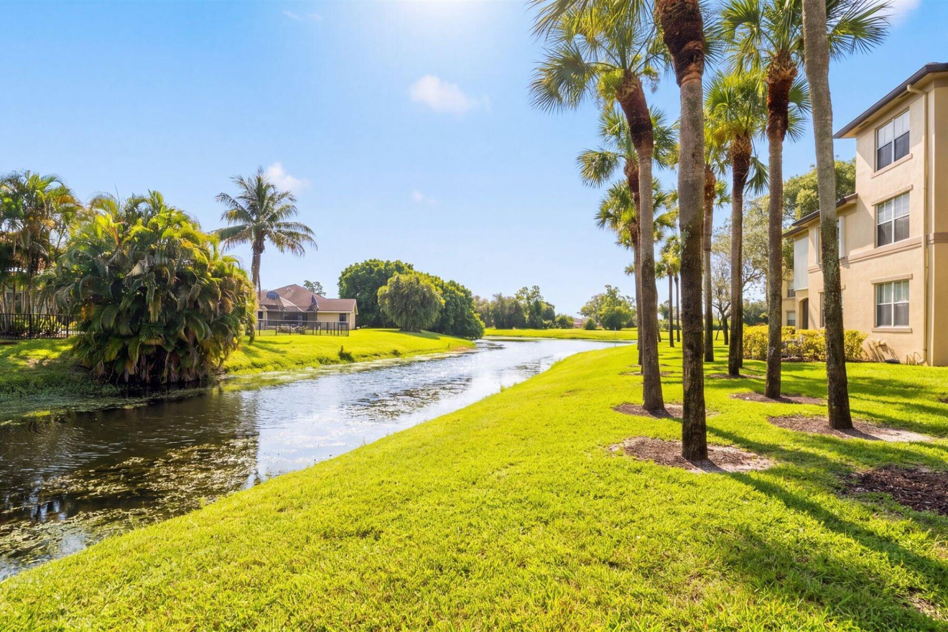 2020 Greenview Shores Boulevard, Unit 102, Wellington, FL 33414 Photo