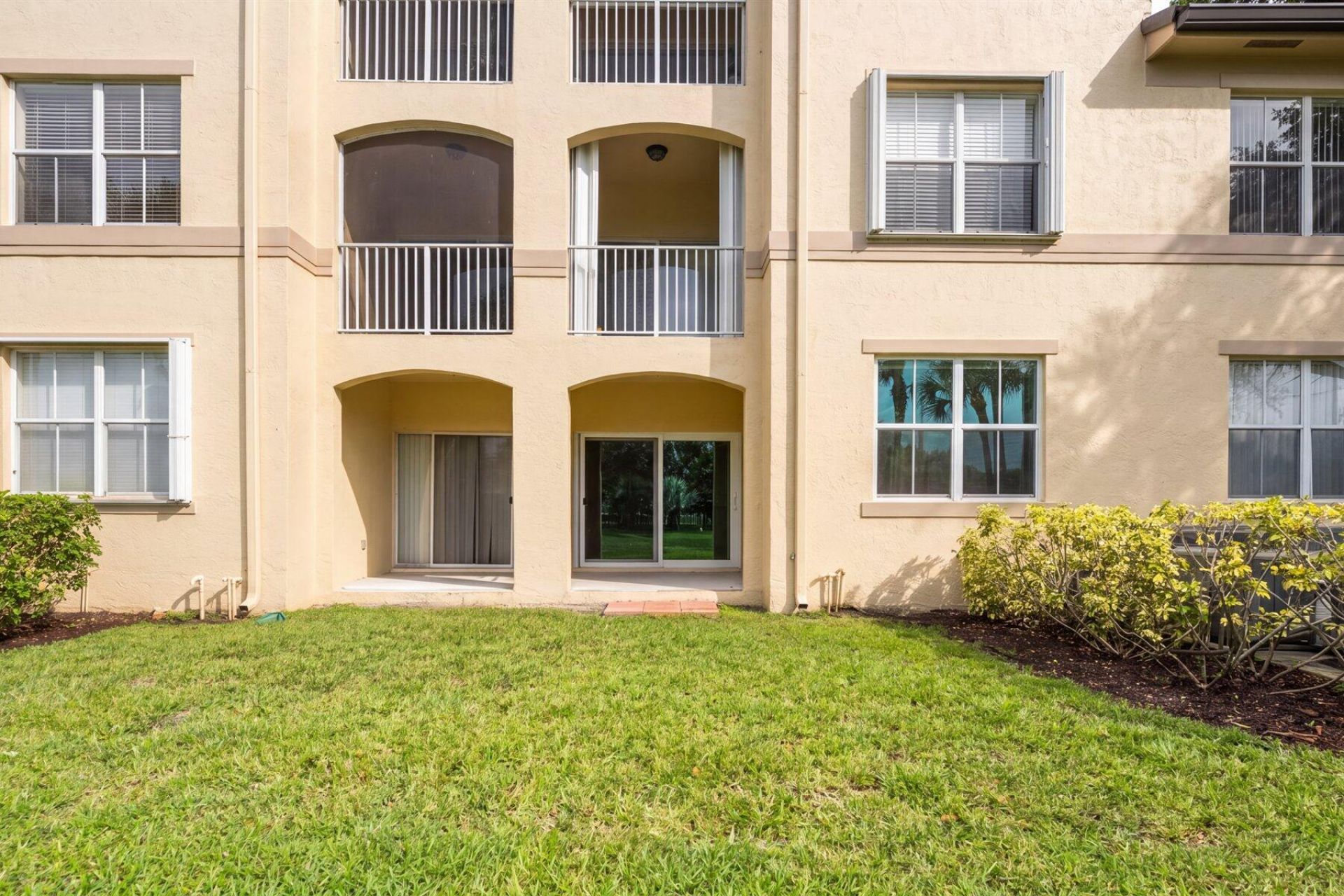 2020 Greenview Shores Boulevard, Unit 102, Wellington, FL 33414 Photo