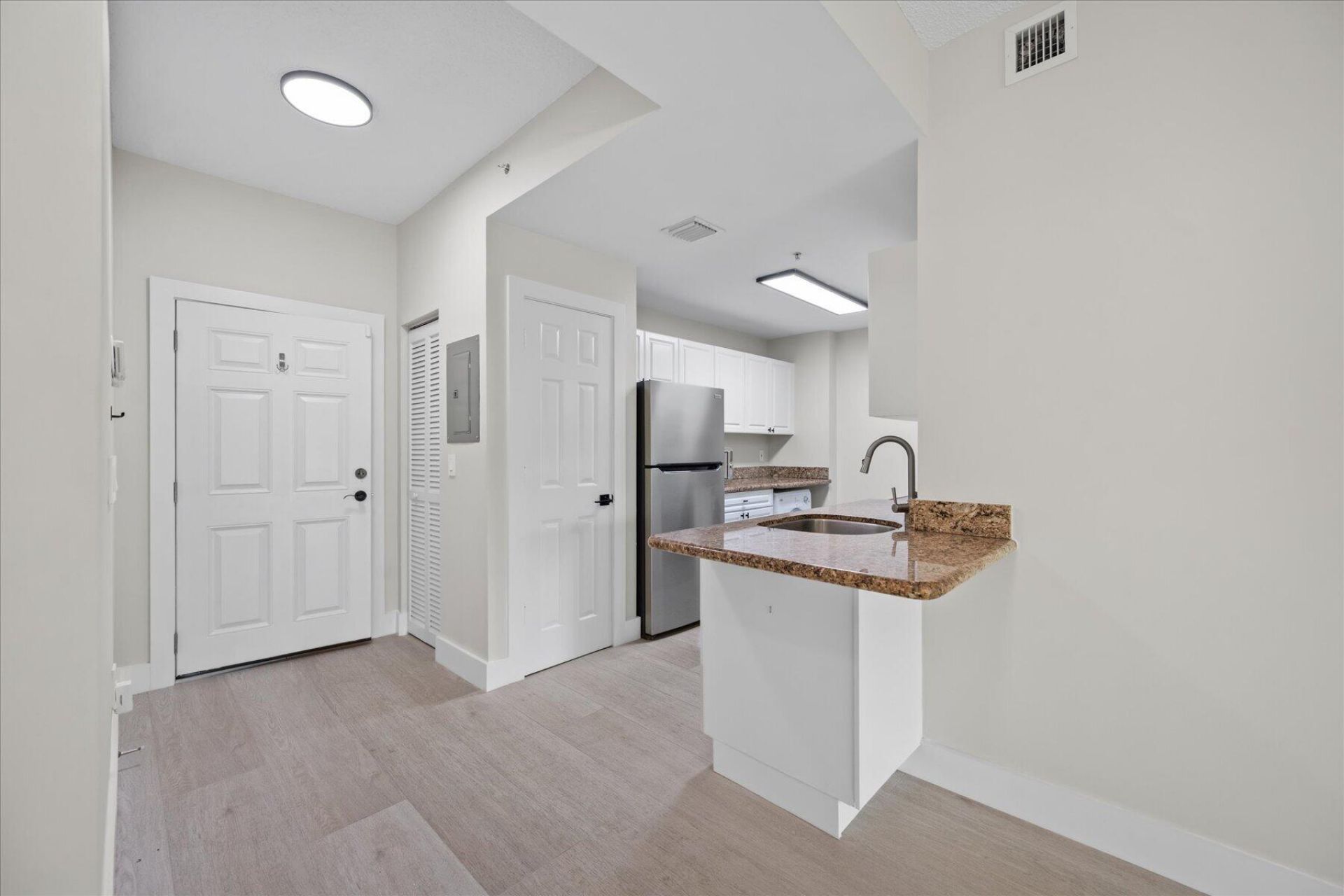 2020 Greenview Shores Boulevard, Unit 102, Wellington, FL 33414 Photo
