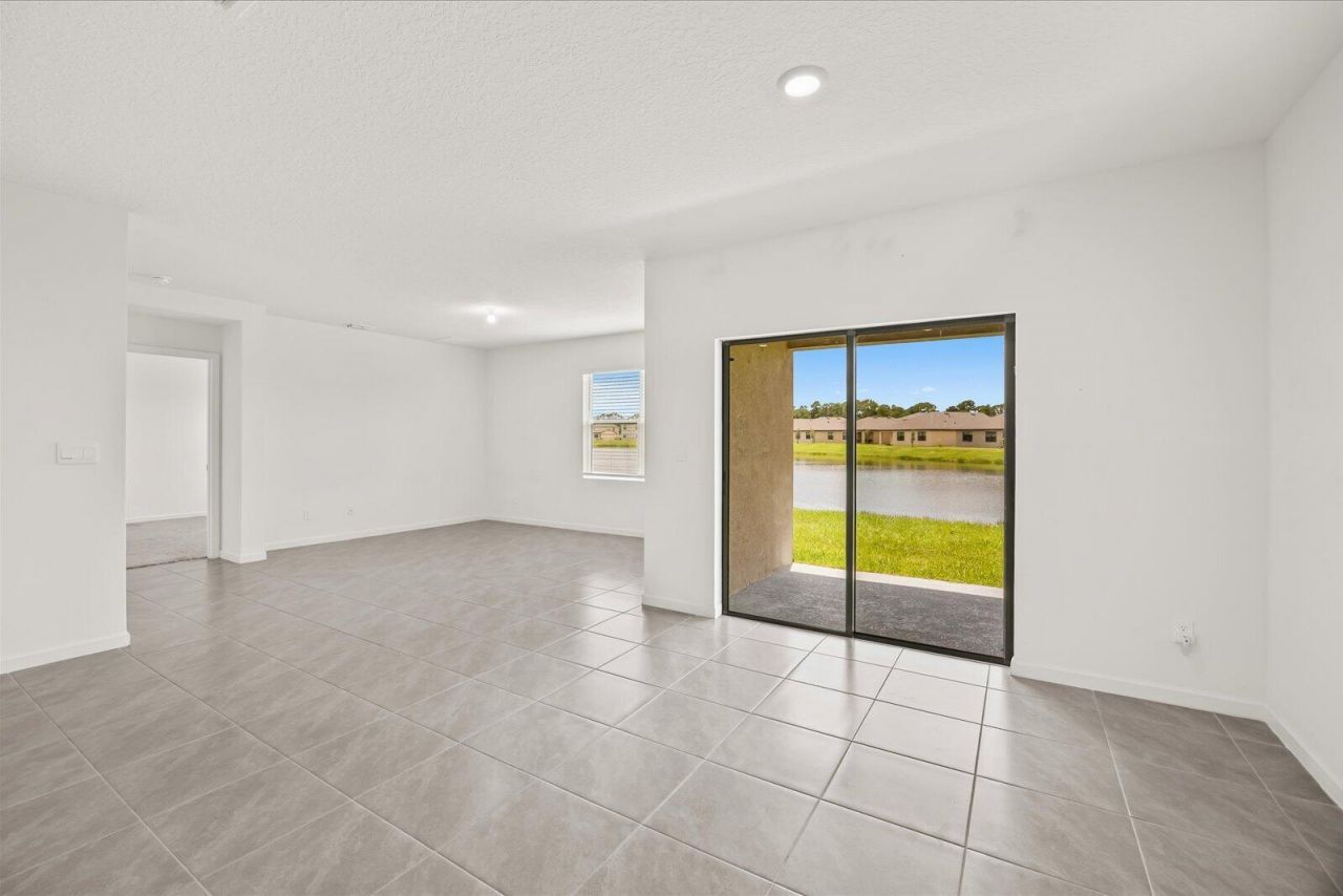 435 Seafoam Circle, Fort Pierce, FL 34945 Photo