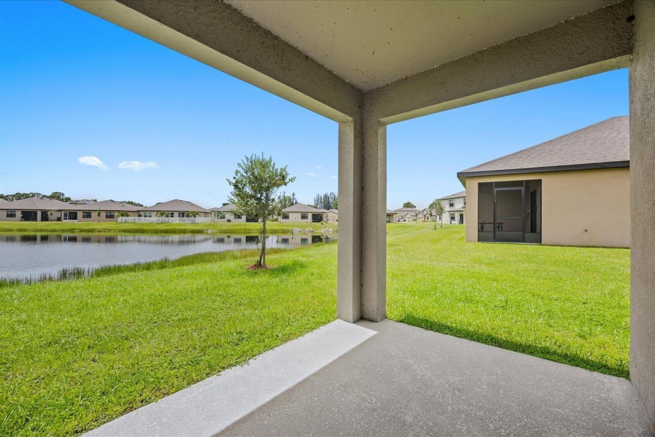 435 Seafoam Circle, Fort Pierce, FL 34945 Photo