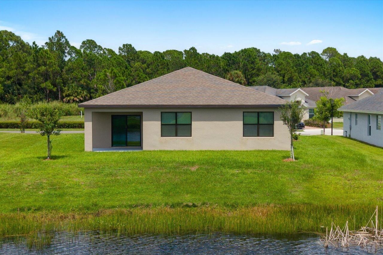 435 Seafoam Circle, Fort Pierce, FL 34945 Photo