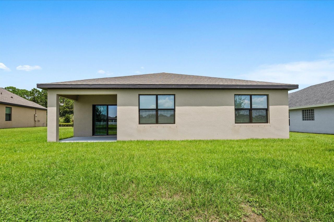 435 Seafoam Circle, Fort Pierce, FL 34945 Photo