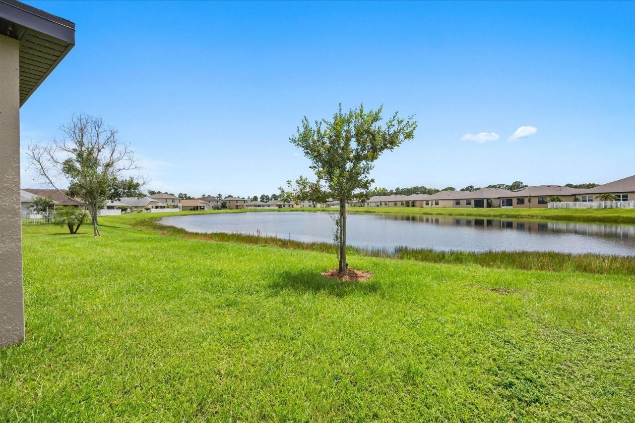 435 Seafoam Circle, Fort Pierce, FL 34945 Photo
