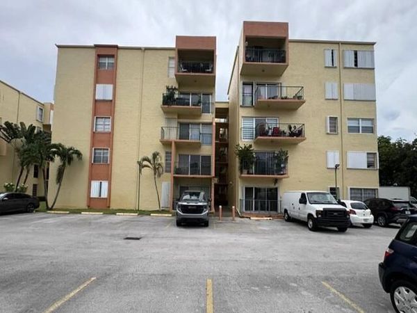 4500 W 19TH Court, Unit 431, Hialeah, FL 33012