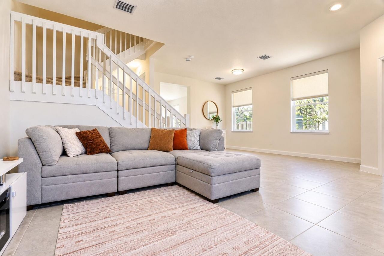 12092 NW 24th Place, Miami, FL 33167 Photo