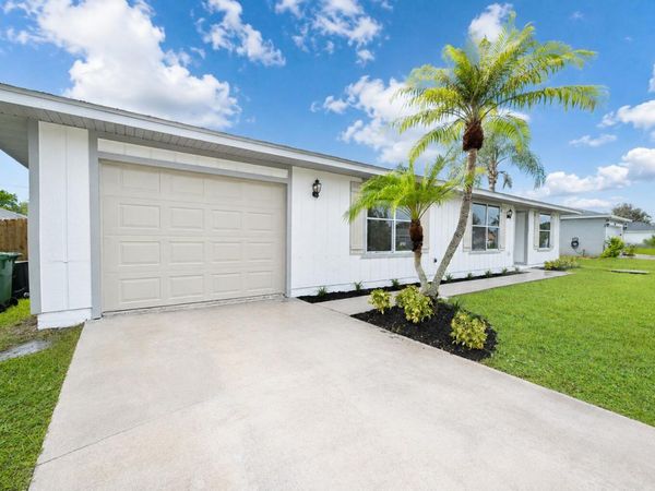 2068 SW Morelia Lane, Port St. Lucie, FL 34953