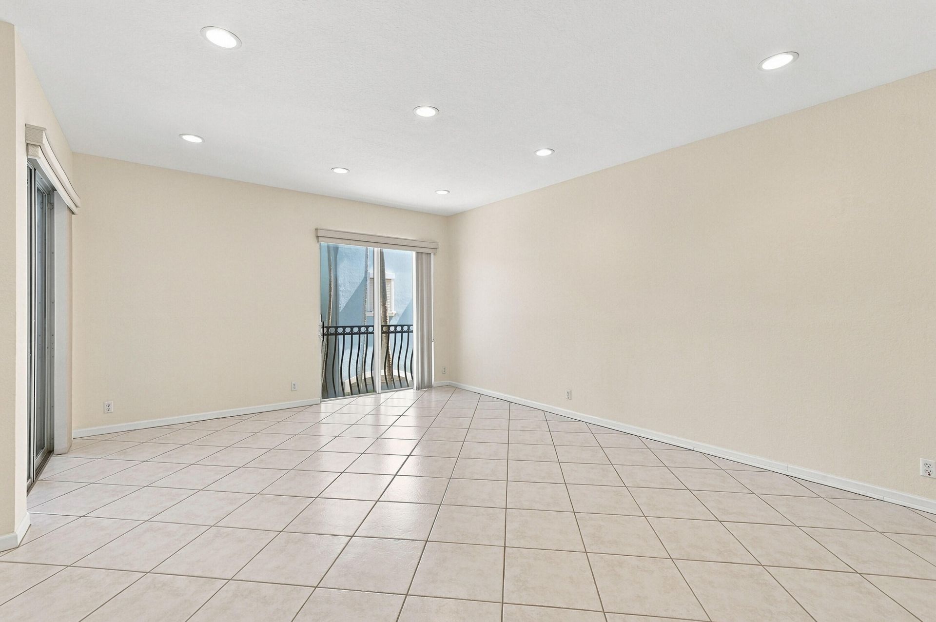 4619 Poinciana Street, Unit 7A, Lauderdale by the Sea, FL 33308 Photo
