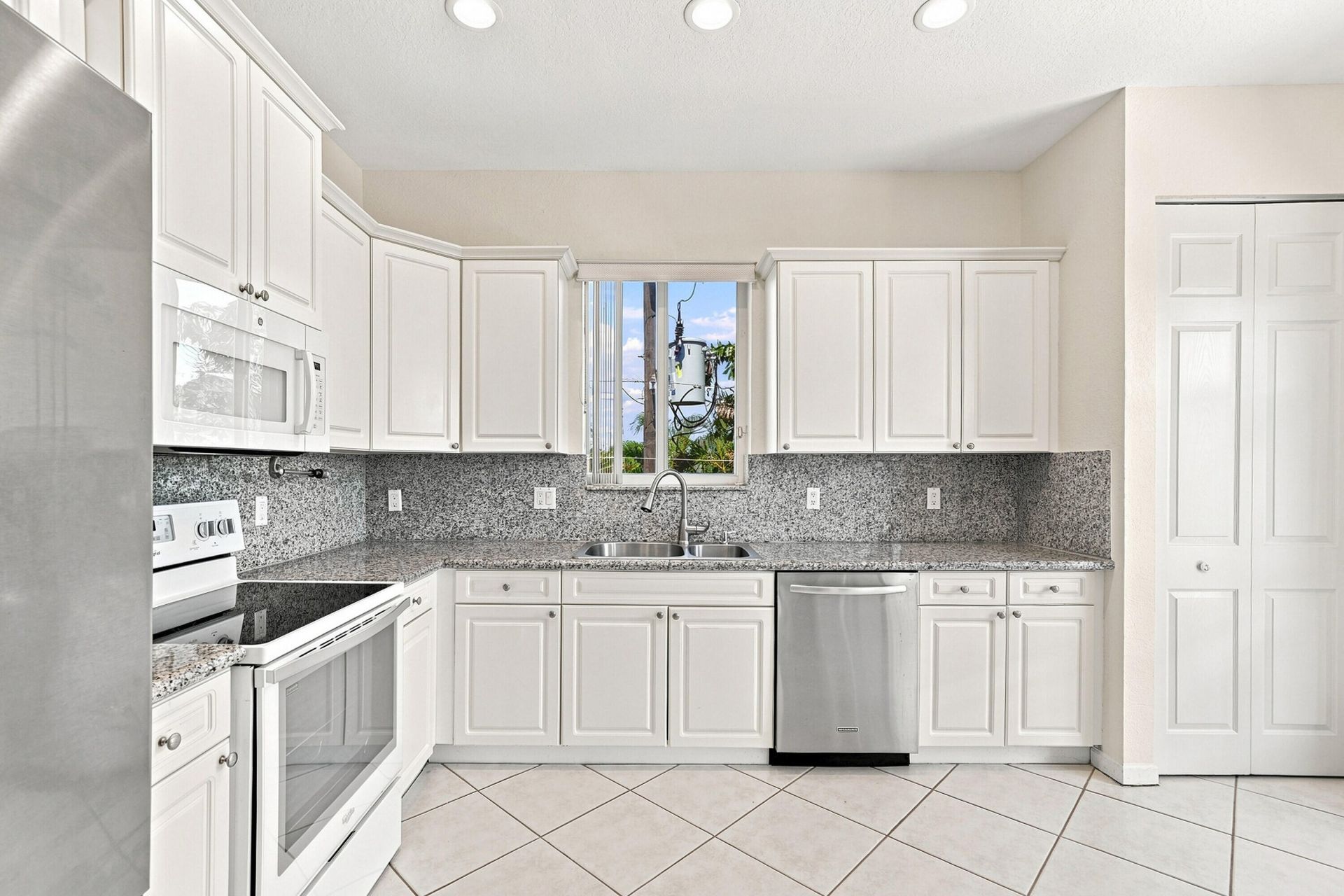4619 Poinciana Street, Unit 7A, Lauderdale by the Sea, FL 33308 Photo