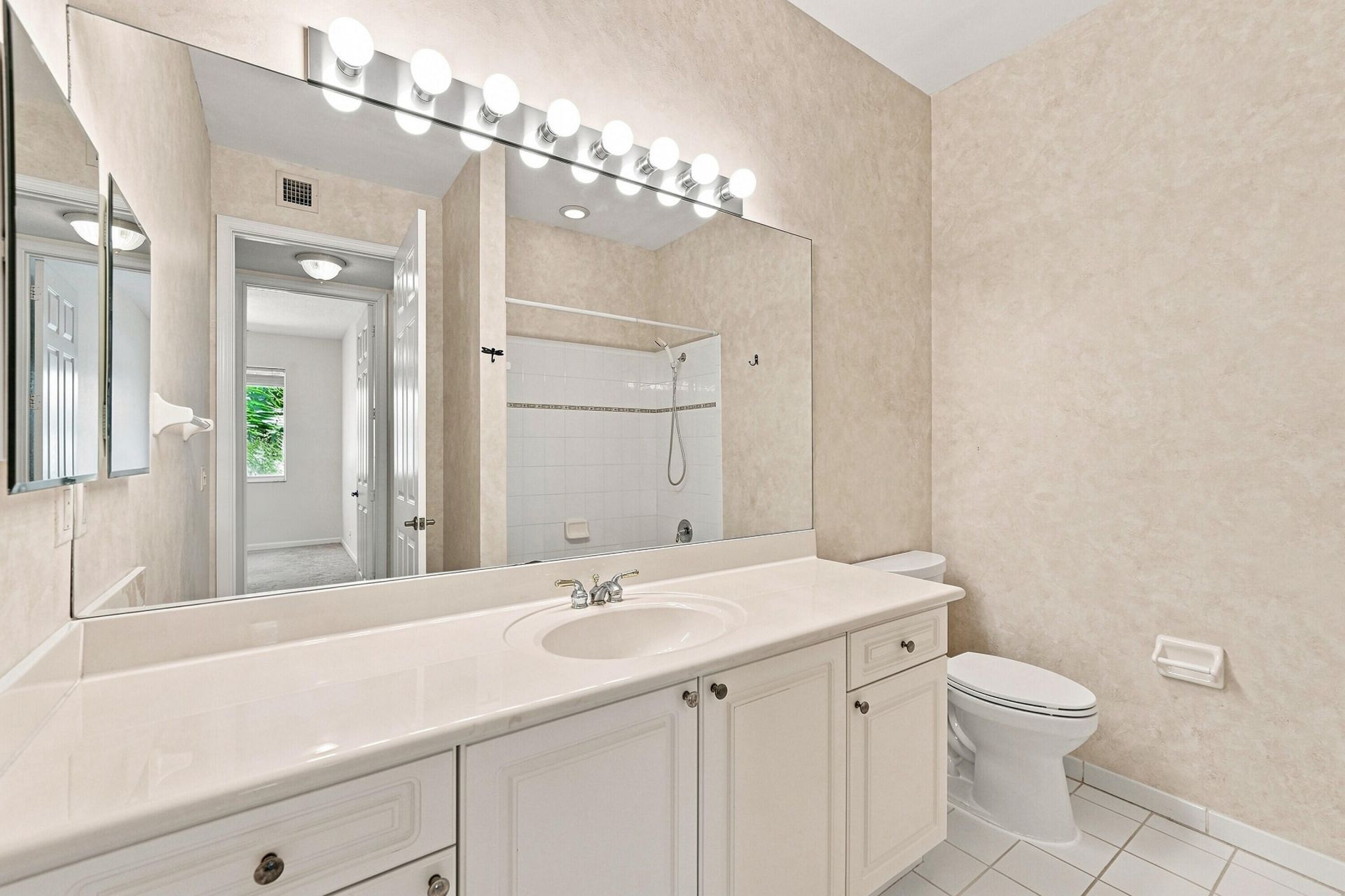 4619 Poinciana Street, Unit 7A, Lauderdale by the Sea, FL 33308 Photo