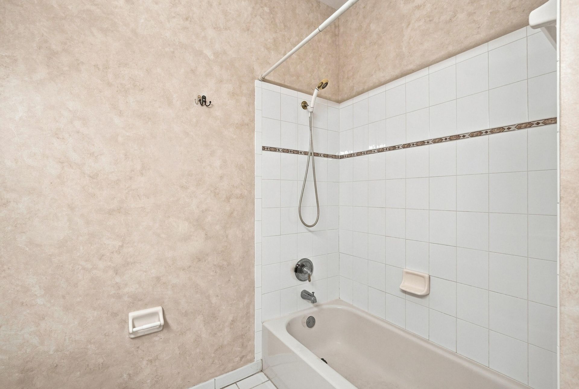 4619 Poinciana Street, Unit 7A, Lauderdale by the Sea, FL 33308 Photo