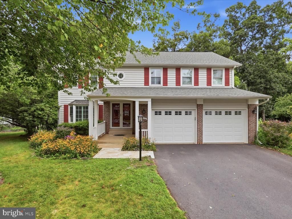 6595 Rockland Drive, Clifton, VA 20124 Main Photo