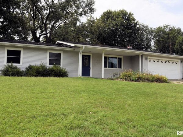 26 Woods Mill Road, Sherman, IL 62684