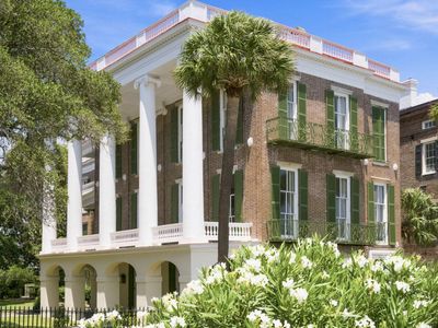 9 E Battery, Charleston, SC 29401