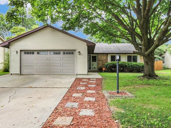 2615 Clayton Boulevard, Champaign, IL 61822