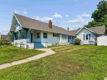 5148 Dodge Street, Omaha, NE 68132