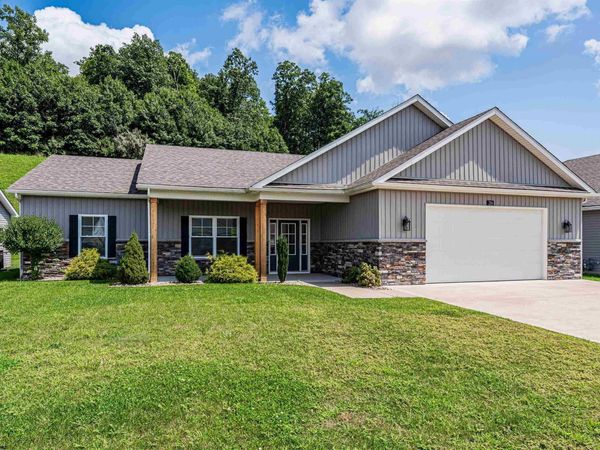 216 Crimson Lane, Bridgeport, WV 26330
