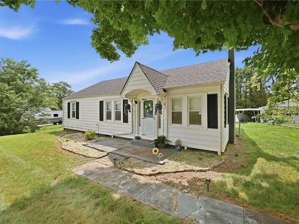 144 Decatur Avenue , Elkin, NC 28621