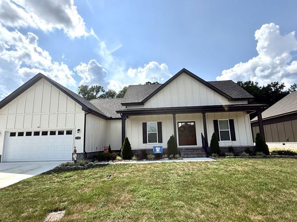 110 Stonebrook Dr , Shelbyville, TN 37160