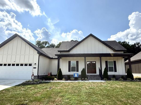 110 Stonebrook Dr , Shelbyville, TN 37160
