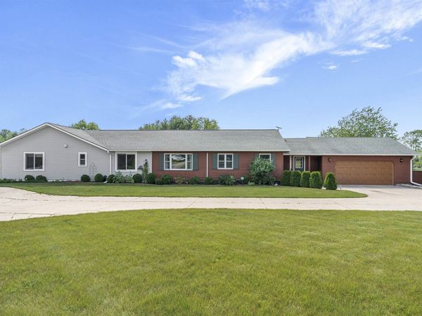 9390 Lake Leelanau Drive S, Traverse City, MI 49684