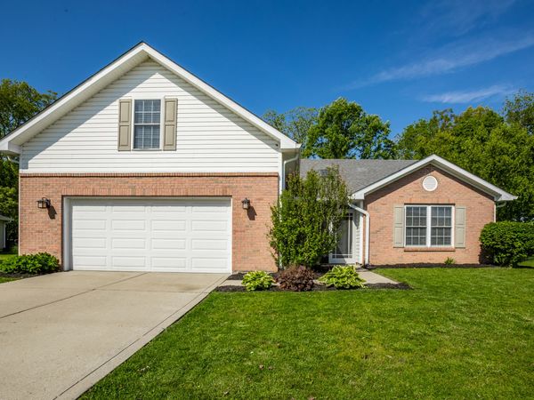 25 W Quail Wood Lane , Westfield, IN 46074