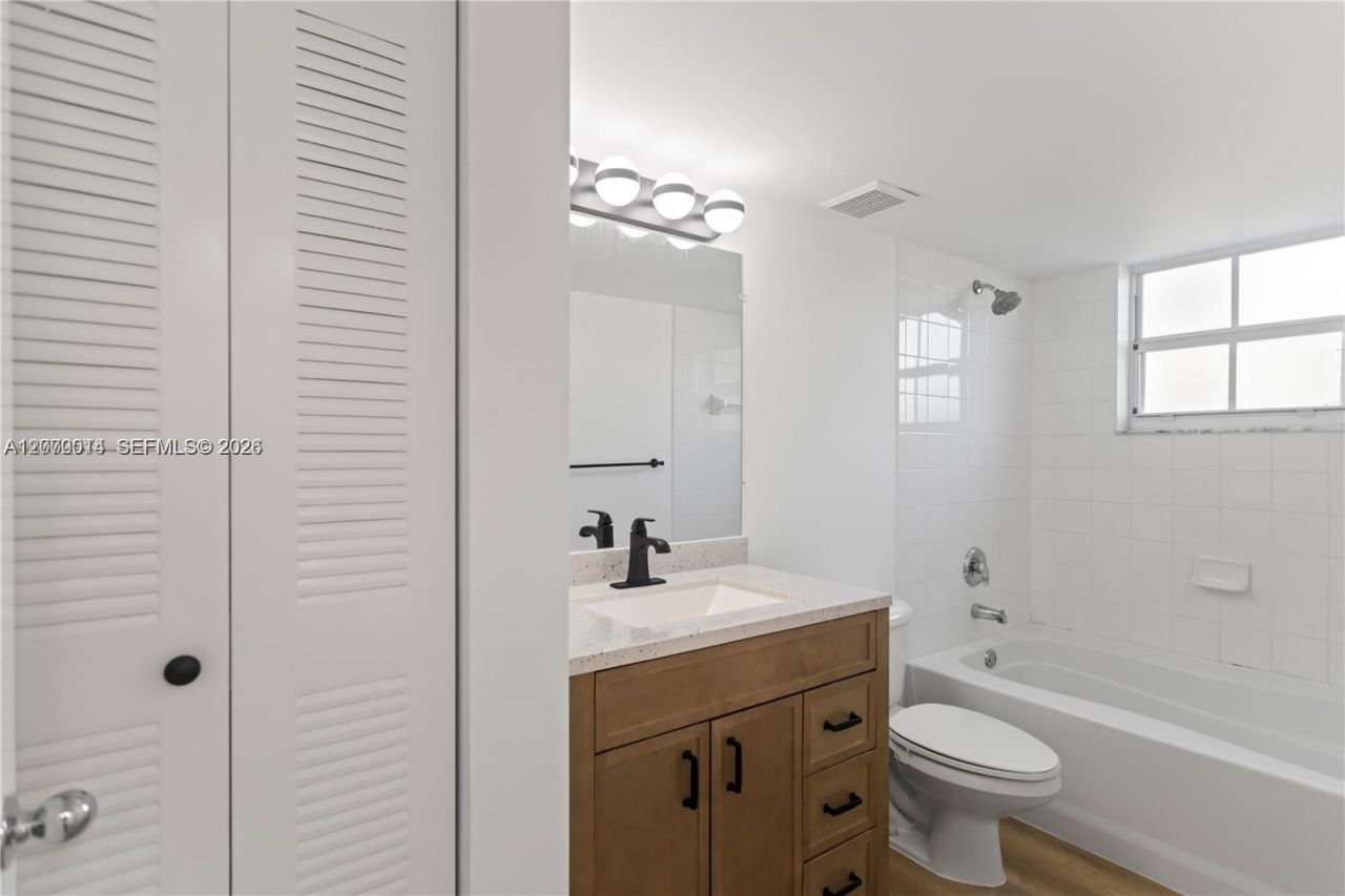 2051 Renaissance Boulevard , Unit 202, Miramar, FL 33025 Photo