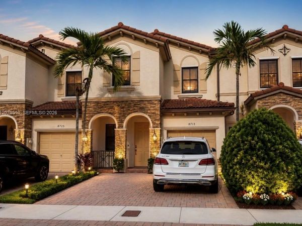 8715 NW 98th Ave , Unit 8715, Doral, FL 33178