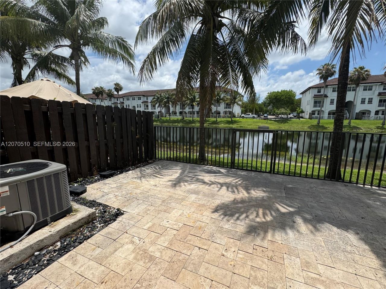 8715 NW 98th Ave, Unit 8715, Doral, FL 33178 Photo