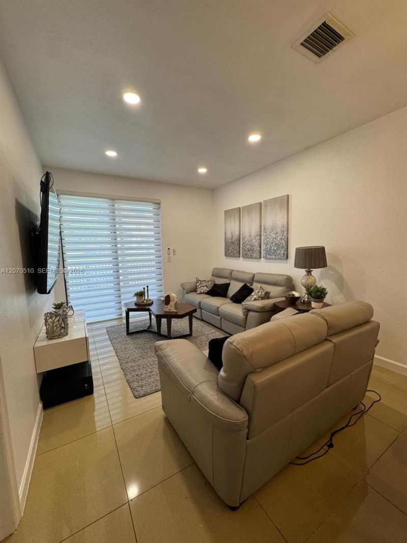 8715 NW 98th Ave, Unit 8715, Doral, FL 33178 Photo